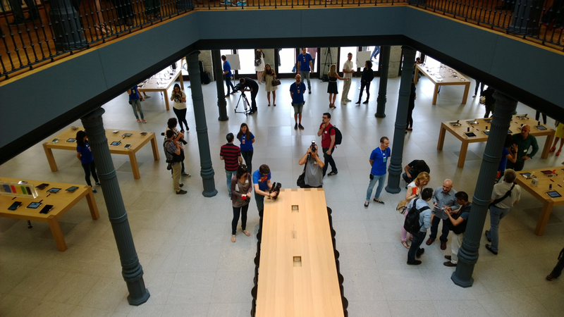 Illustration for article titled Así es el nuevo Apple Store de la Puerta del Sol de Madrid